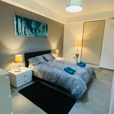 Seaview & Seafront- 9, 49 Tigne Point Mansions * Sliema