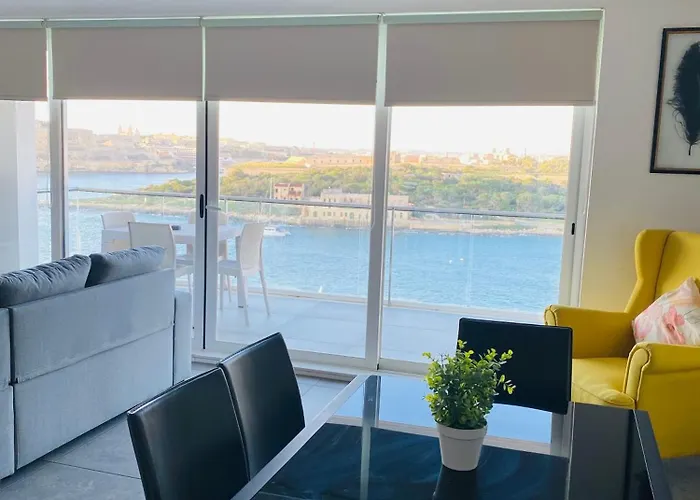 Seaview & Seafront- 9, 49 Tigne Point Mansions * Sliema