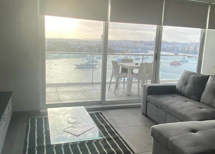 Daire Seaview & Seafront- 9, 49 Tigne Point Mansions Sliema