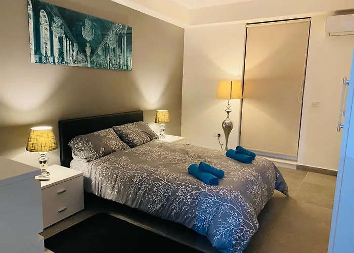 Seaview & Seafront- 9, 49 Tigne Point Mansions *